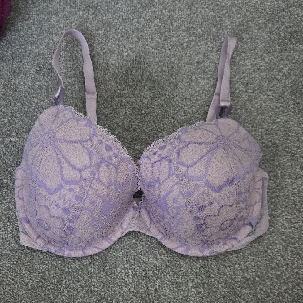 Victoria's Secret Lavender Lace Bra